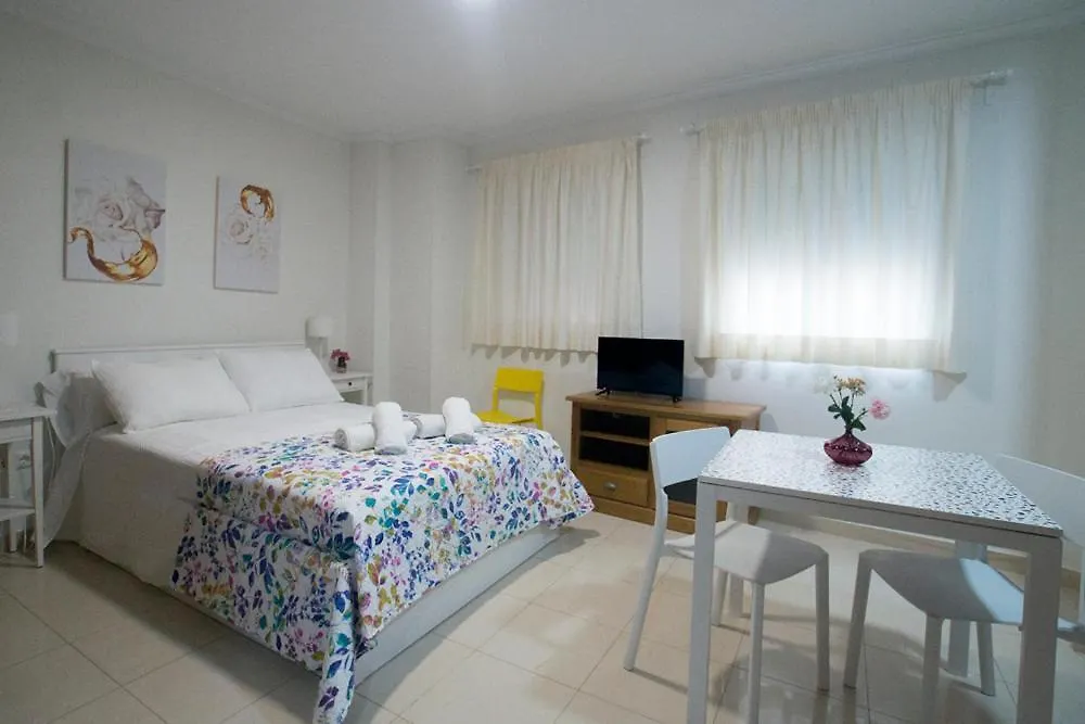 Апартаменты Apartamentos Amat - Only Adult - Playa El Bajondillo Торремолинос