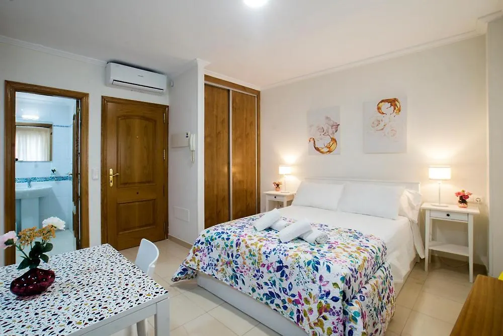 Apartamentos Amat - Only Adult - Playa El Bajondillo Торремолинос
