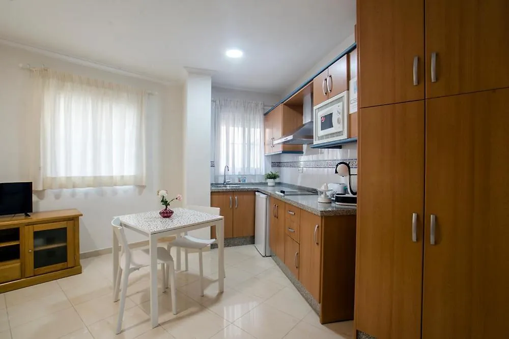 Apartamentos Amat - Only Adult - Playa El Bajondillo Торремолинос 0*,