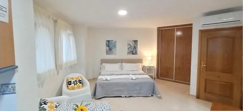 Apartamentos Amat - Only Adult - Playa El Bajondillo Торремолинос