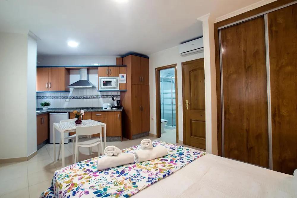 Apartamentos Amat - Only Adult - Playa El Bajondillo Torremolinos