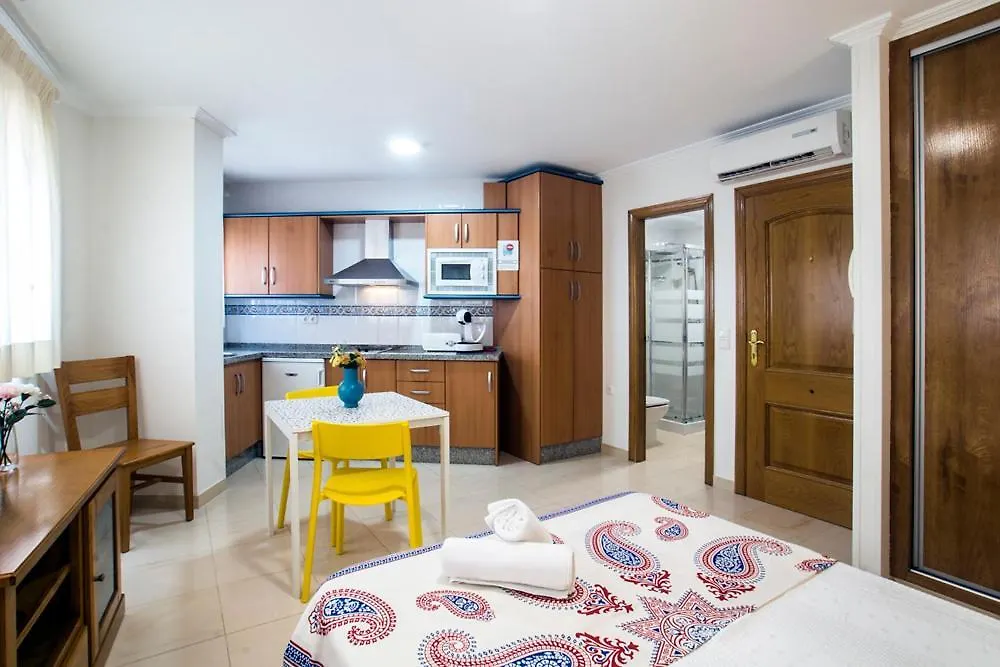 Apartamentos Amat - Only Adult - Playa El Bajondillo Torremolinos