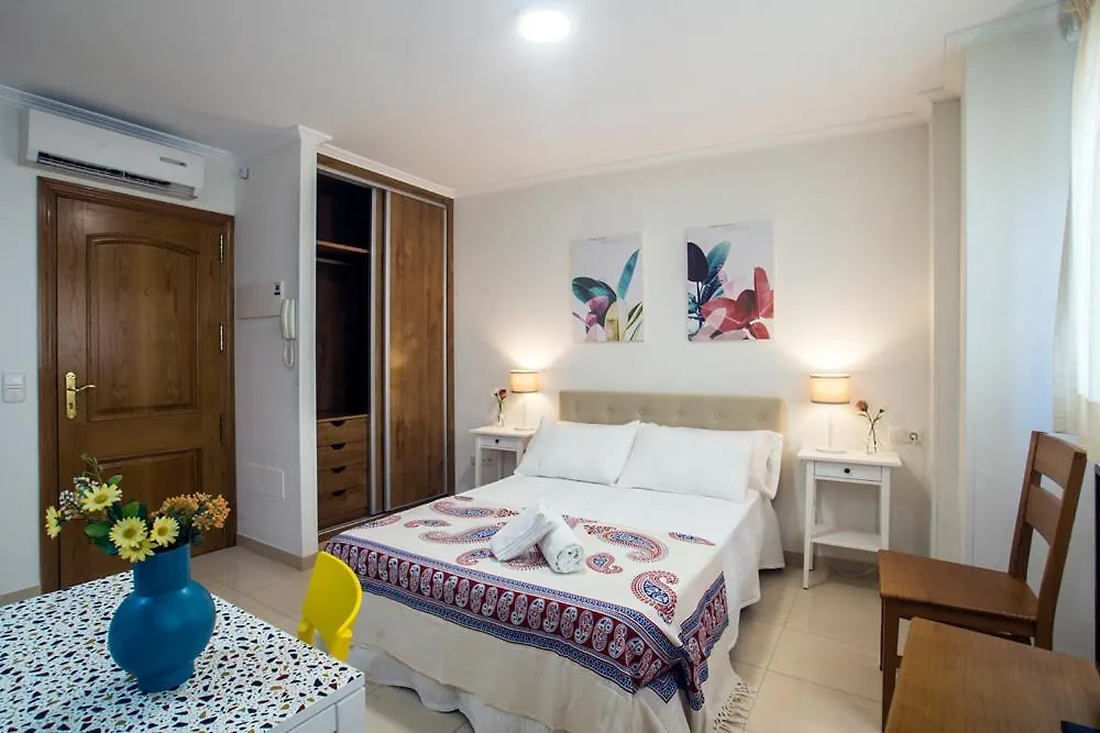 Apartamentos Amat - Only Adult - Playa El Bajondillo Torremolinos